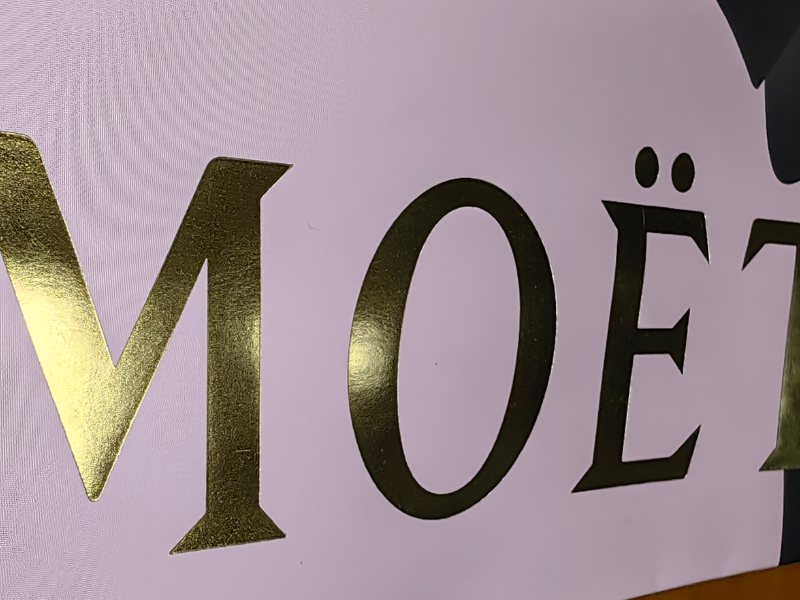 Moet Detail